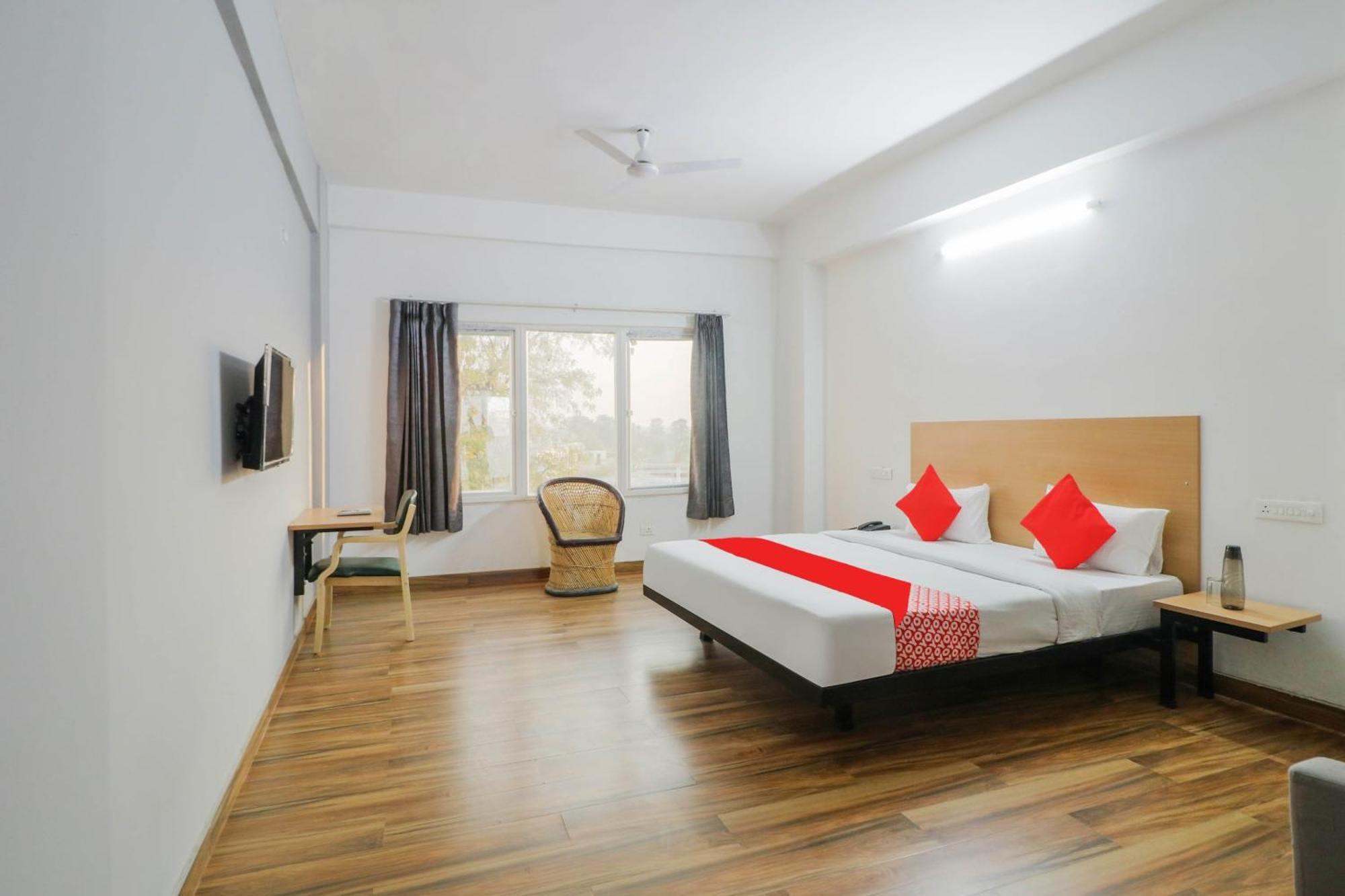Townhall Bhiwadi Exterior foto