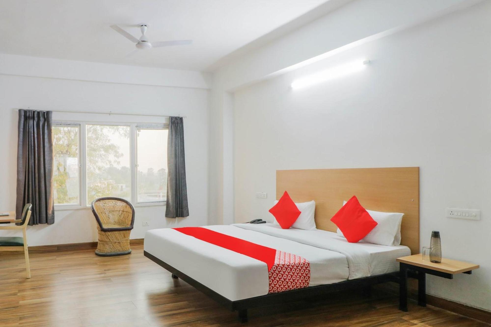 Townhall Bhiwadi Exterior foto